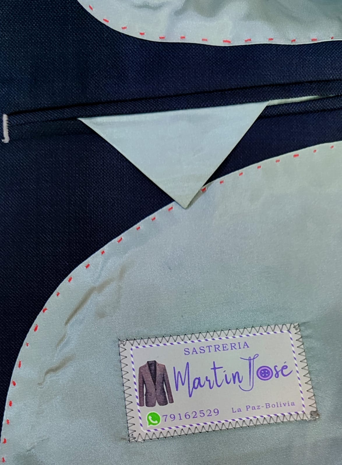 Acabado interior de una prenda de Sastrer&iacute;a Mart&iacute;n Jos&eacute;